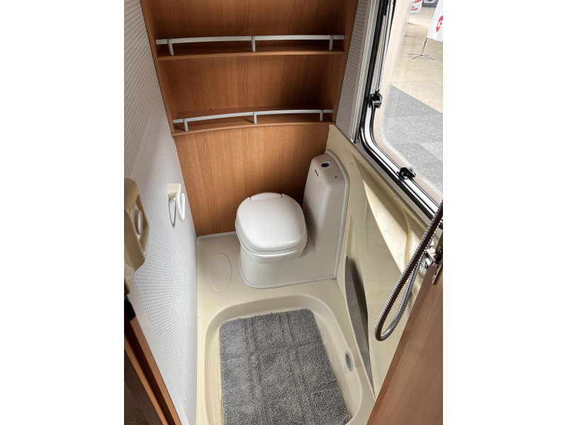Knaus Azur 500 FU Fransbed + Mover  foto: 20