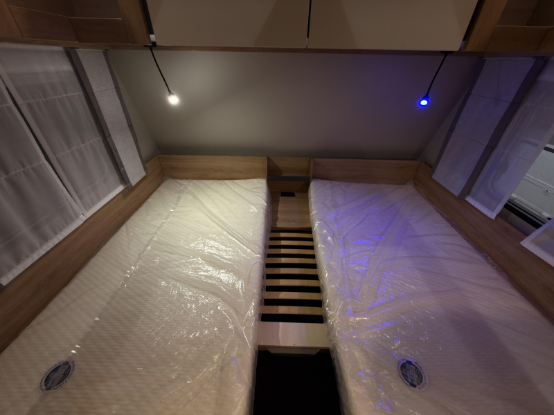 Knaus Sport 460 EU 1800 KG + Enkele Bedden  foto: 10