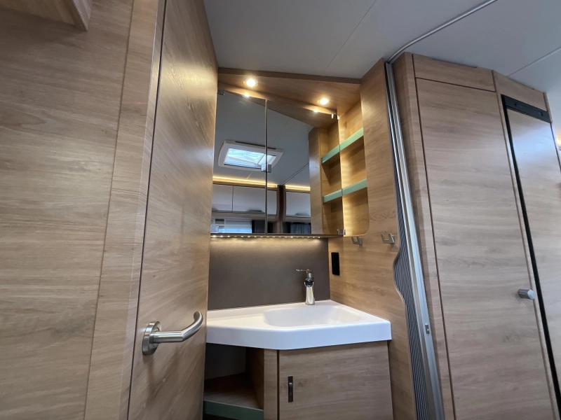 Knaus Sudwind Black Selection 540 FDK STAPELBED-GRATIS MOVER  foto: 9