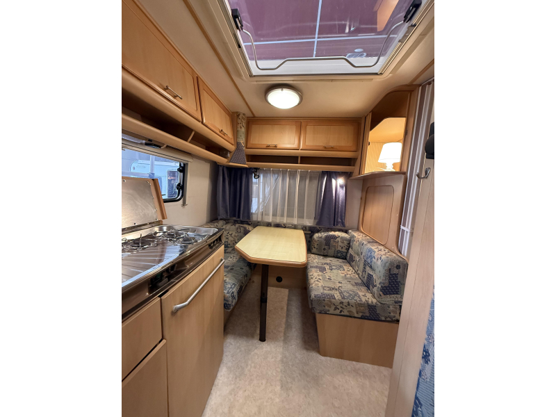 TEC Travel King 390 ATF TREINZIT VASTBED VOORTENT  foto: 18