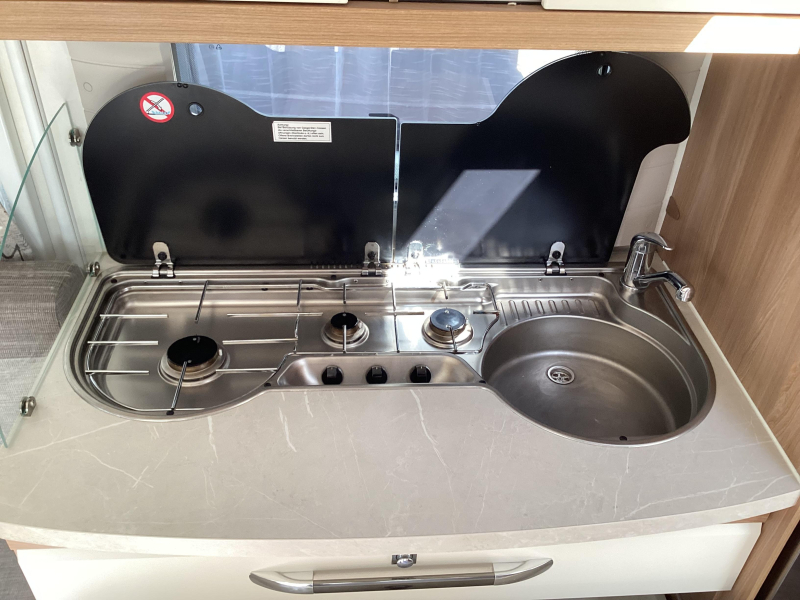 Hobby De Luxe 460 UFE omnistor  foto: 14