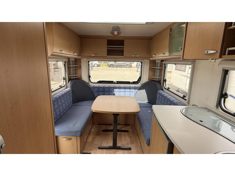 Knaus Sudwind 500 FU frans bed rondzit toilet 