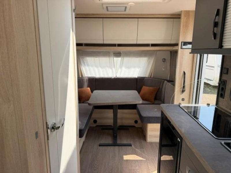 Hobby De Luxe 460 LU 1500 kg  foto: 9