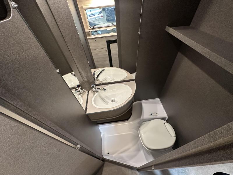 Dethleffs C'Joy 460 LE fietsendrager  foto: 13