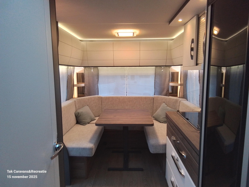 Hobby Excellent Edition 540 UFF met queensbed  foto: 2