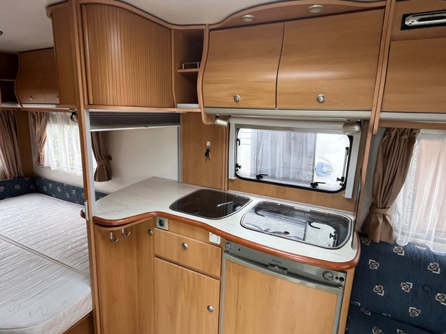 Avento 470 Tf Gran Turismo Franse bed , rondzit , Mover foto: 2