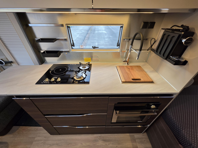 Adria Alpina 583 UL  foto: 10