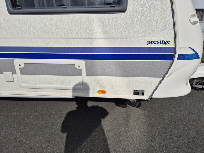 Hobby PRESTIGE 560 Kingsize Bed + Voortent Nw type 2e eig. foto: 2