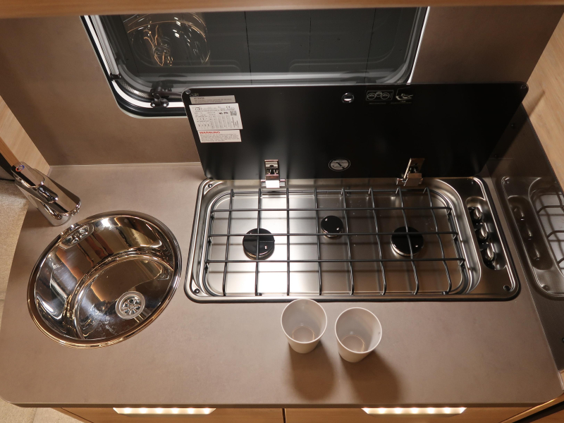 Knaus Sudwind Black Selection 500 FU RONDZIT FRANS BED  foto: 13