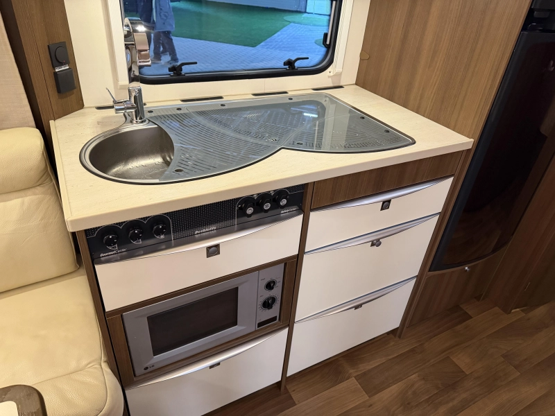 Dethleffs Beduin VIP 760 DR queensbed / full option  foto: 8