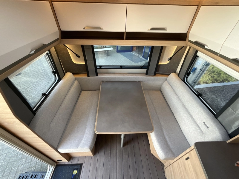 Knaus Sudwind Black Selection 460 EU ENKELE BEDDEN-DESIGN  foto: 6