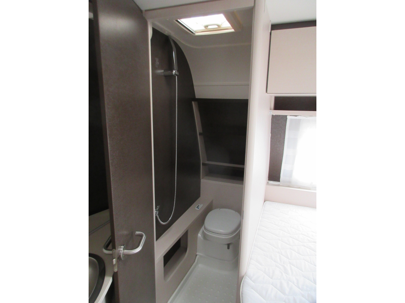 Dethleffs C'Go 495 FR MET MOVER EN THULE LUIFEL  foto: 13