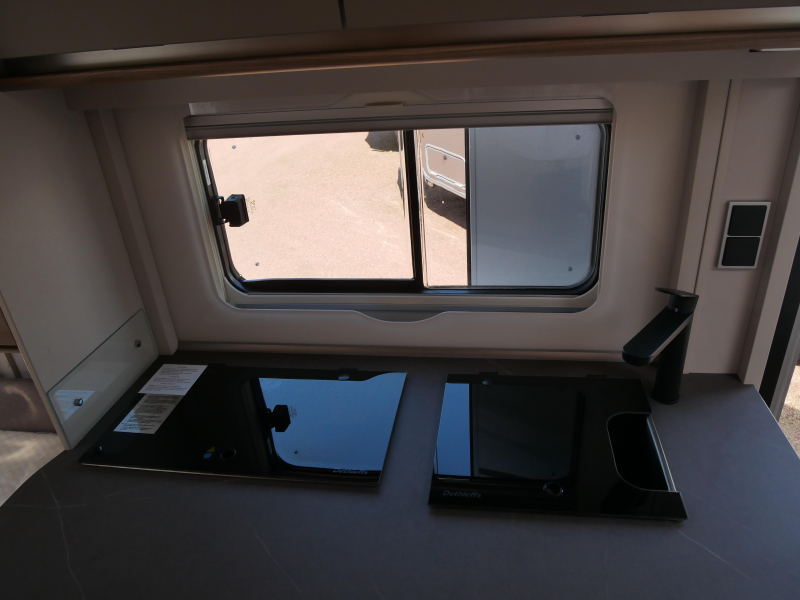 Dethleffs Nomad 460 EL GRATIS MOVER en AIRCO  foto: 10