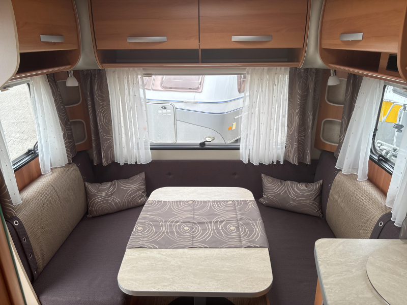 Eriba Nova Light 470 Mover/Thule luifel  foto: 5