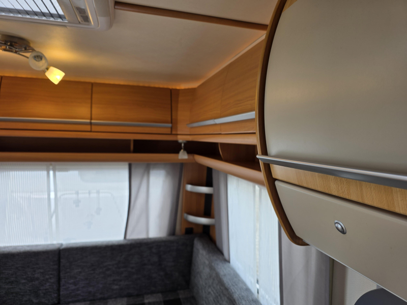Fendt Saphir 495 SFB 2010 Fransbed Rondzt tent  foto: 13