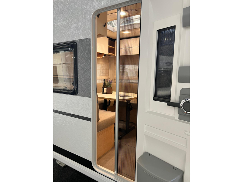 LMC Style 440 D DEMO 2027 Fransbed  foto: 5