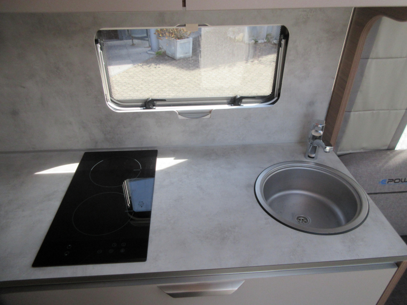 Knaus Sport E-Power Selection 500 UF ZEER NETJES  foto: 8