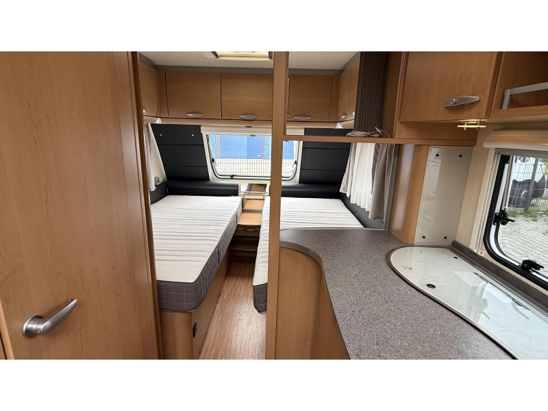 Knaus Sudwind White Edition 500 EU enkele bedden rondzit  foto: 14