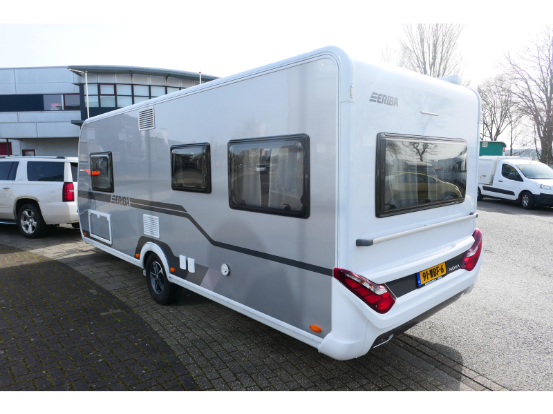 Eriba Nova 530 enk. bed zeer luxe 