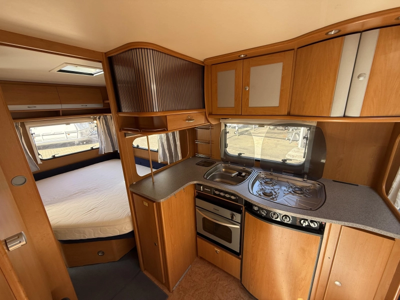 Dethleffs Lifestyle 500 DB FRANSBED RONDZIT TENT TOP  foto: 12