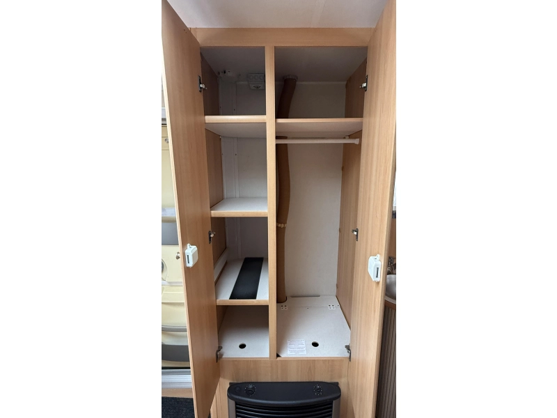 Home-Car Racer Spirit 45 frans bed rondzit toilet  foto: 10