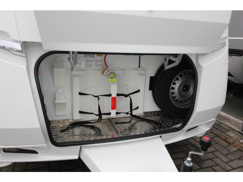 Fendt Bianco Activ 390 FHS Frans bed & hoge koelkast  foto: 18