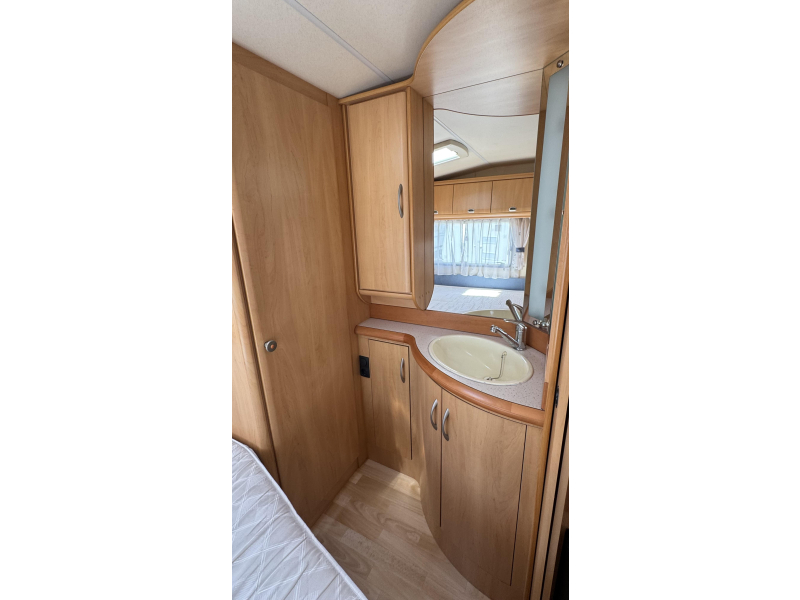 Hobby Excellent Easy 460 UFE - Voortent  foto: 12