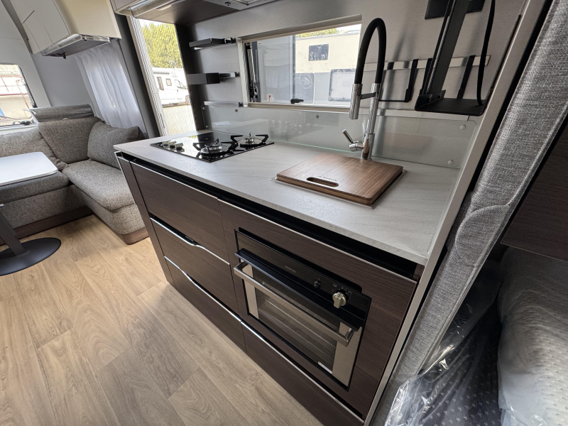 Adria Alpina 583 UL  foto: 11