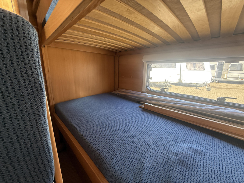 Dethleffs New Line 490 TK Stapelbed 1300KG Voortent  foto: 12