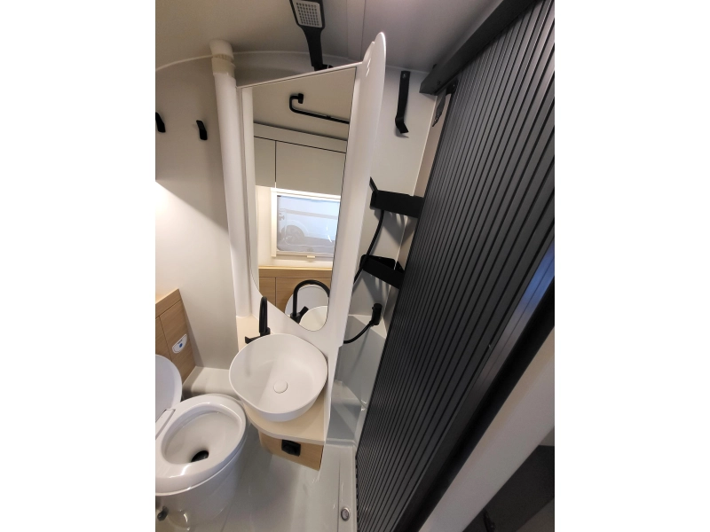 Adria Action 391 LH volledig polyester  foto: 13