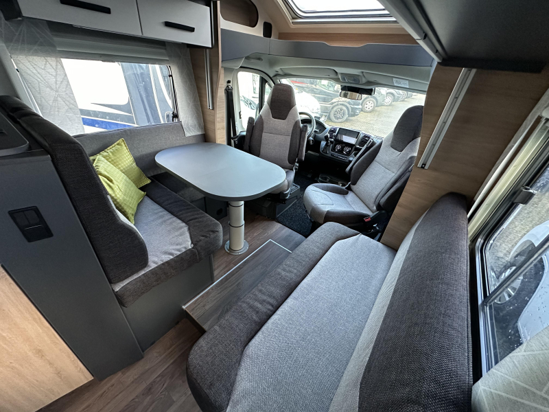 Knaus L!ve Wave 650 MF AUTOMAAT + HEFBED  foto: 7