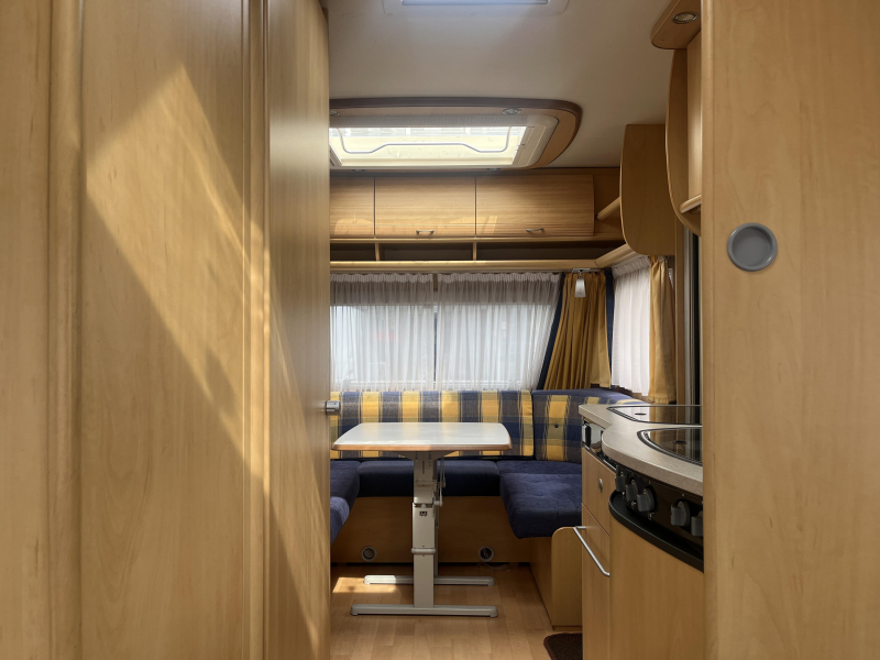 Dethleffs Camper 430 DB - Voortent  foto: 2
