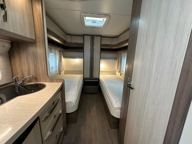 Hobby De Luxe 460 LU foto: 18