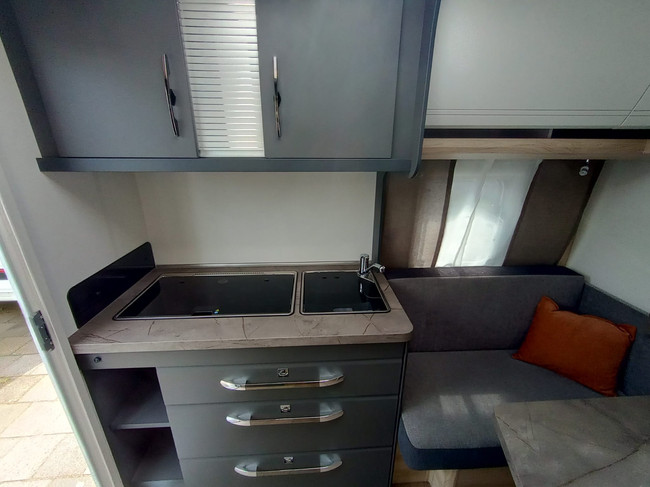 Hobby De Luxe 400 SFE foto: 8