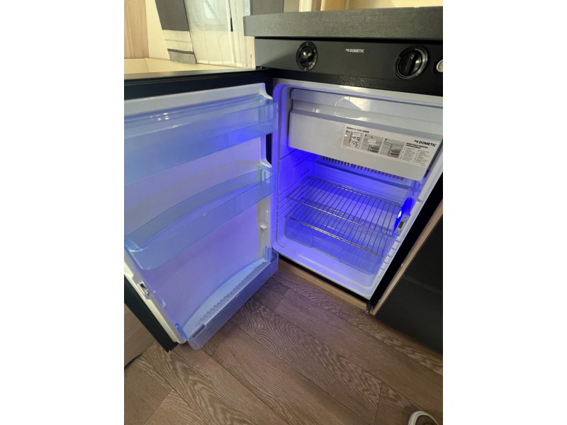 Hobby De Luxe Edition Silver 440 SF Mover, Fietsenrek, Luifel  foto: 14