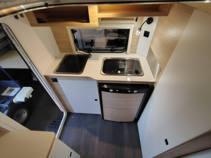 Trigano Mini Freestyle 290 nieuwstaat, mover, luifel  foto: 8