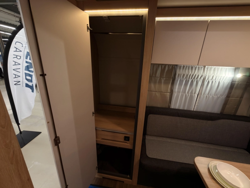 Knaus Sport Platinum 420 QD Platinum+1500KG+vloer  foto: 6