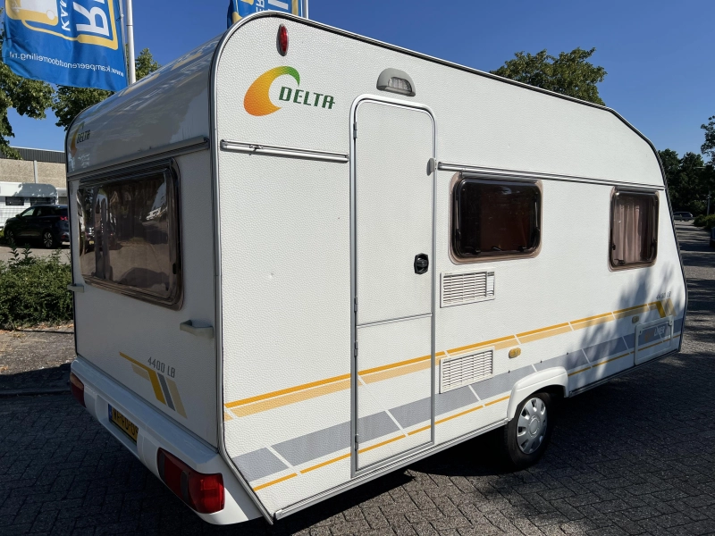Delta Euroliner 4400 LB voortent en luifel 