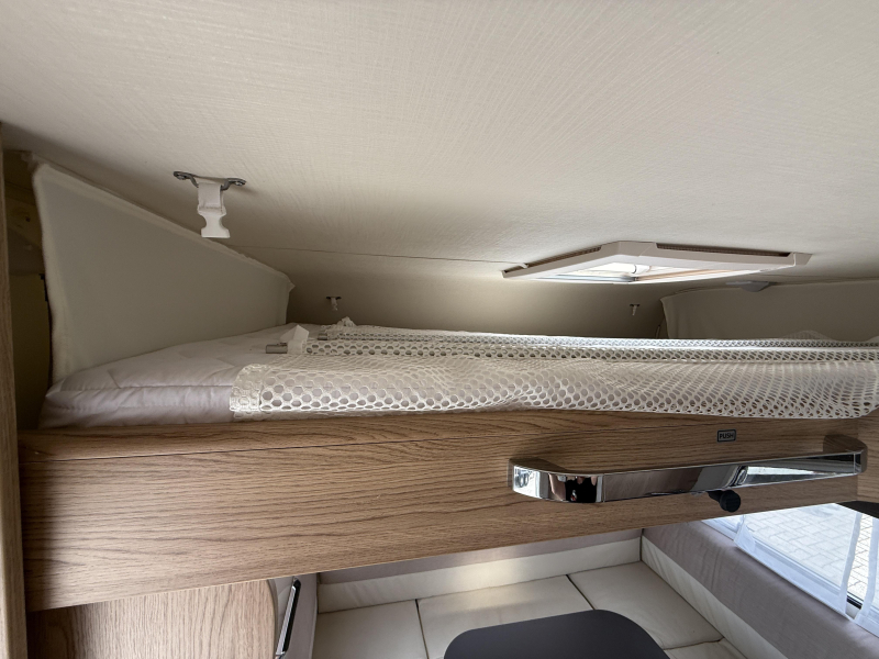 Bürstner Averso Plus 500 TS VOORTENT/HEFBED/6PERSOONS 