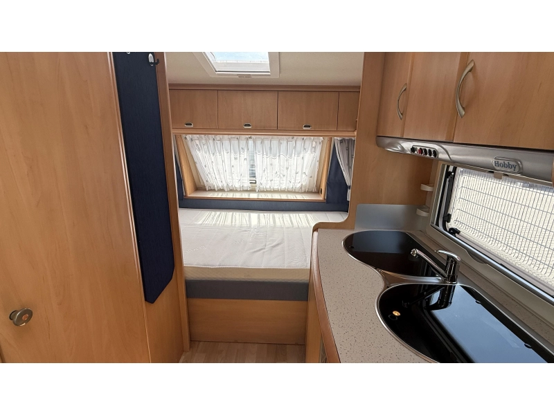 Hobby De luxe Easy 440 SF dwars bed zit toilet  foto: 11