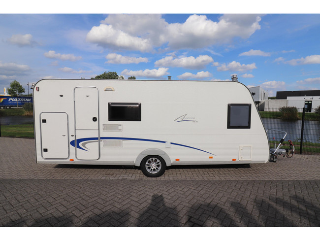 Bürstner Averso 495 TK Stapelbed / Voortent foto: 2