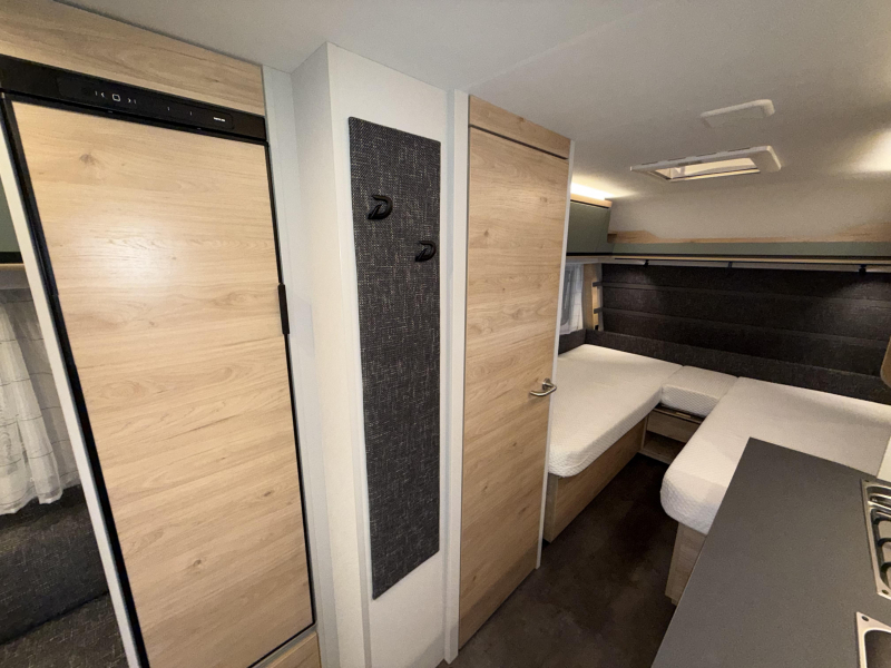 Dethleffs Camper 460 EL 2 BEDDEN ZITGR EX VERHUUR  foto: 17