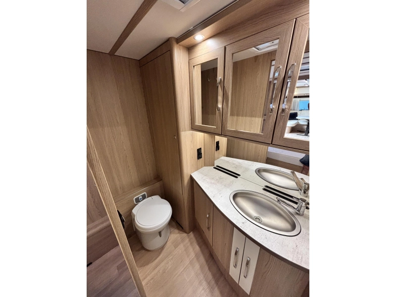 LMC Lord Brillant 690 Mover + Levelsysteem!  foto: 19