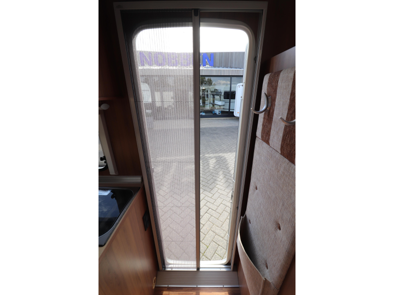Bürstner Averso 495 TK Stapelbed / Voortent  foto: 18
