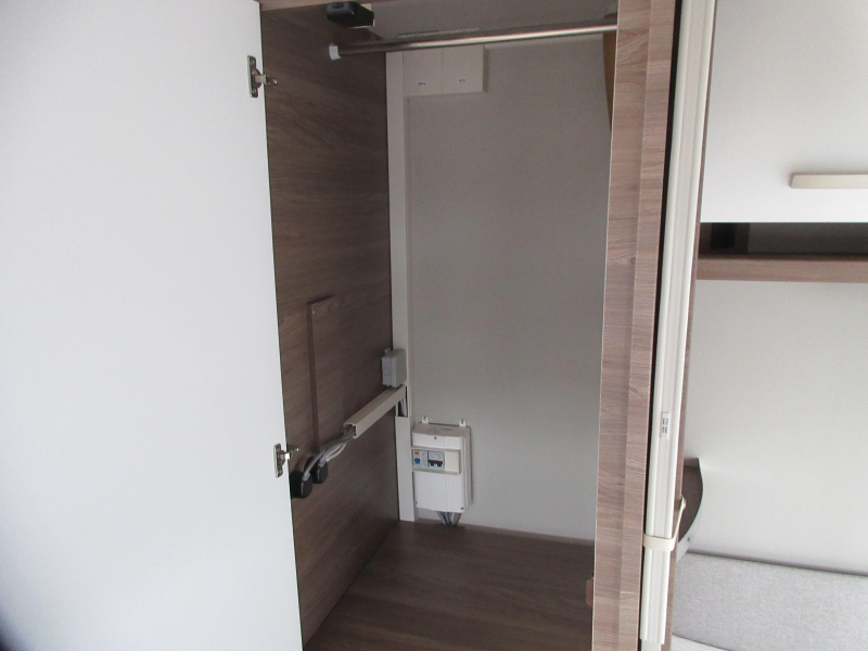 Knaus Sport Silver Selection 400 QD MET MOVER EN VOORTENT  foto: 14
