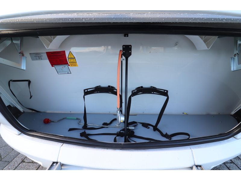 Hobby De Luxe 400 SFE Mover / Voortent  foto: 7