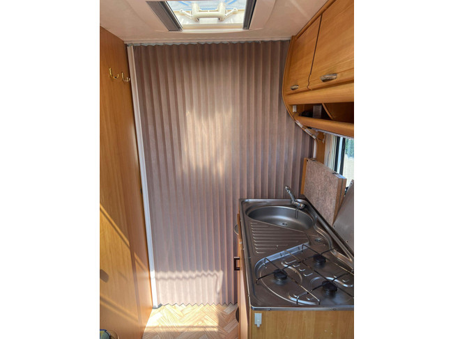 LMC 450 | Fietsenrek | Half Automatische Mover | Dinette | Voortent | Kachel foto: 20