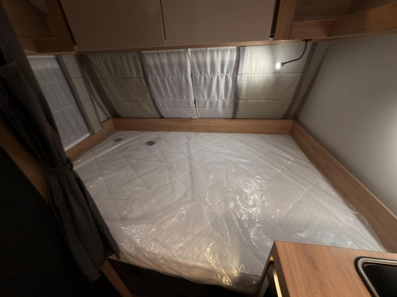 Knaus Sport Platinum 420 QD Platinum+1500KG+vloer  foto: 12