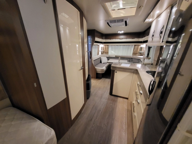 Hobby Prestige 620 CL mover, voortent, fietsenr  foto: 13