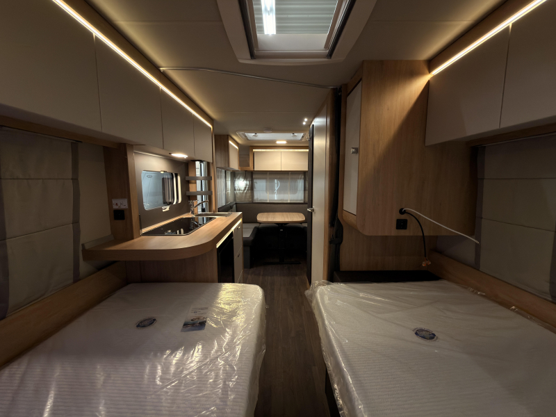 Knaus Sport Platinum 500 EU Platinum+vloer+1800KG  foto: 16
